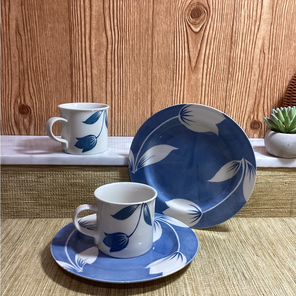 Savoir Vivre Serenade JJ064 Mug and Dessert plates tulips